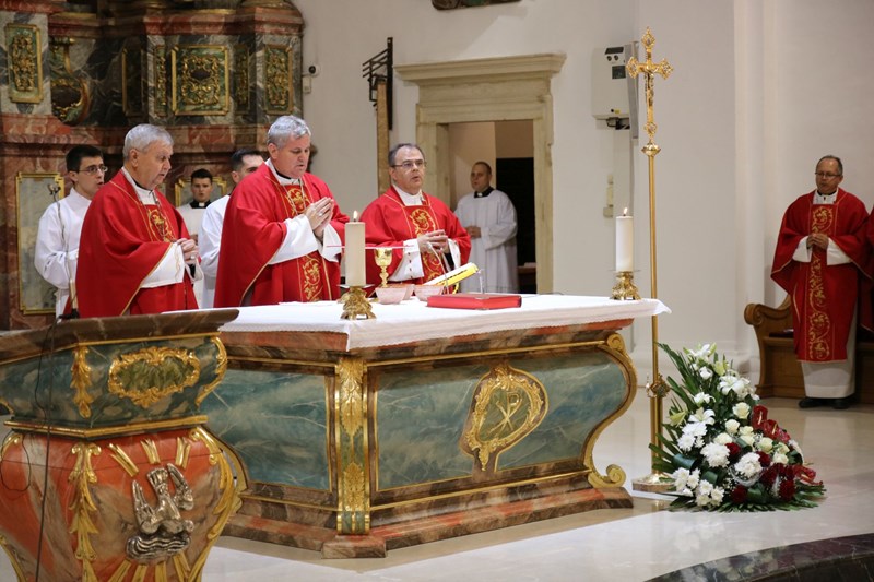 Drugoga dana trodnevnice uoči biskupskog ređenja u Varaždinu misu predvodio biskup Košić