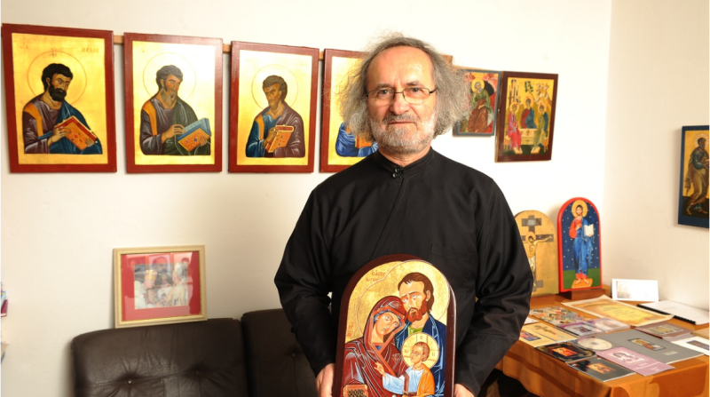 Objavljena retrospektiva svećenika Žumberačkog vikarijata ikonopisca o. Mihajla Hardija