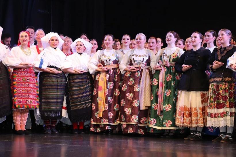 Održan završni koncert Zimske Škole folklora: ‘U prepunoj dvorani Doma mladih tražilo se mjesto više’