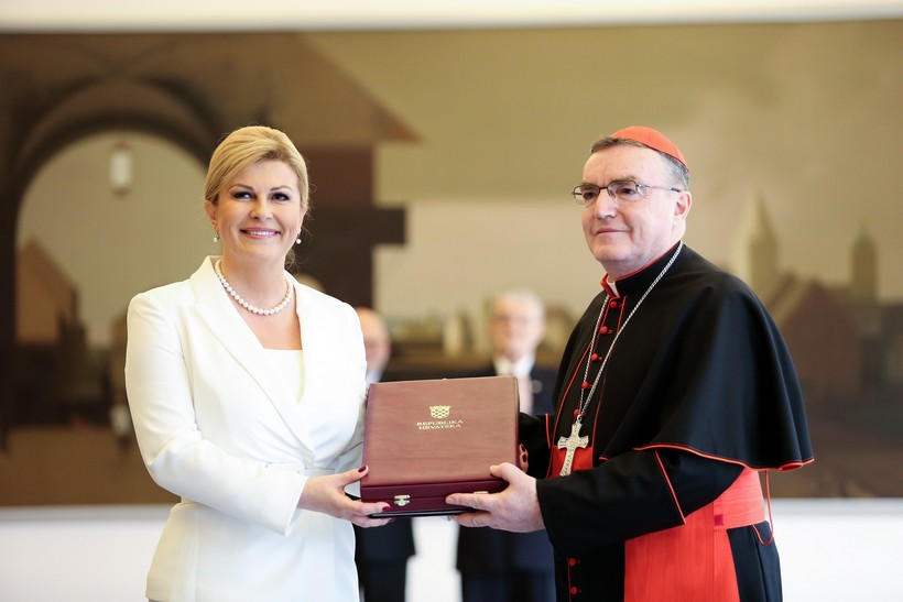 Predsjednica Grabar-Kitarović posmrtno dodijelila odlikovanje nadbiskupu zagrebačkom, kardinalu Franji Kuhariću