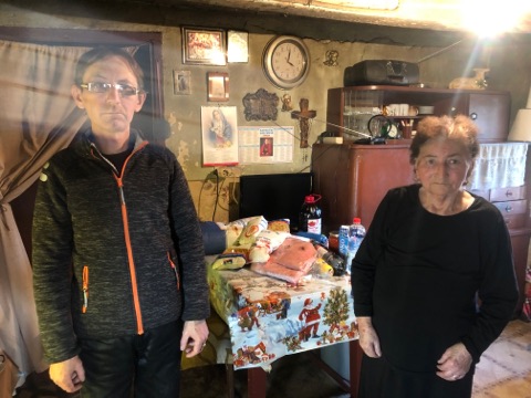 [VIDEO] Nedeljko Škrlec i njegova 82-godišnja majka žive u teškim životnim uvjetima, nemaju drva, nedostaje i hrane