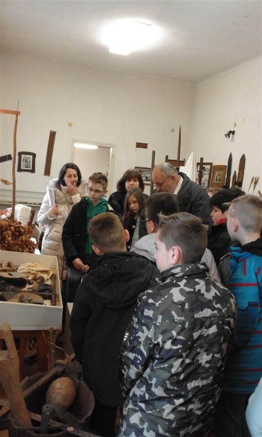 Osnovci “Grigora Viteza” obilježili Noć muzeja posjetom Etnografskoj zbirci žabnjanskog kraja