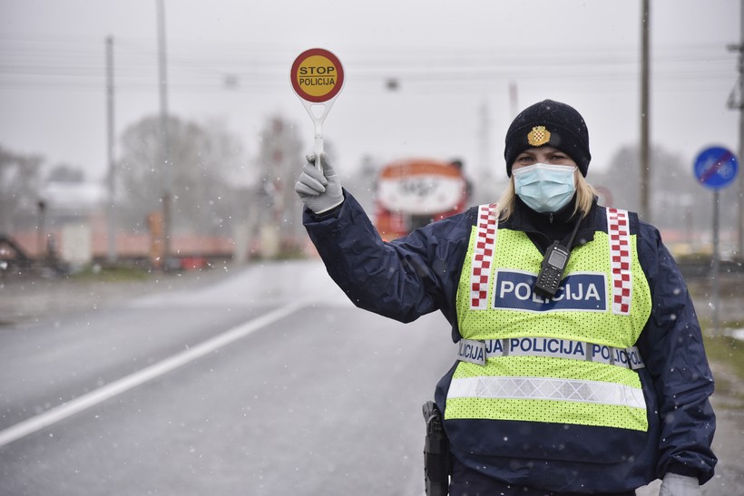 U posljednja tri dana policija zatekla 66 osoba bez propusnica u Brodsko-posavskoj županiji