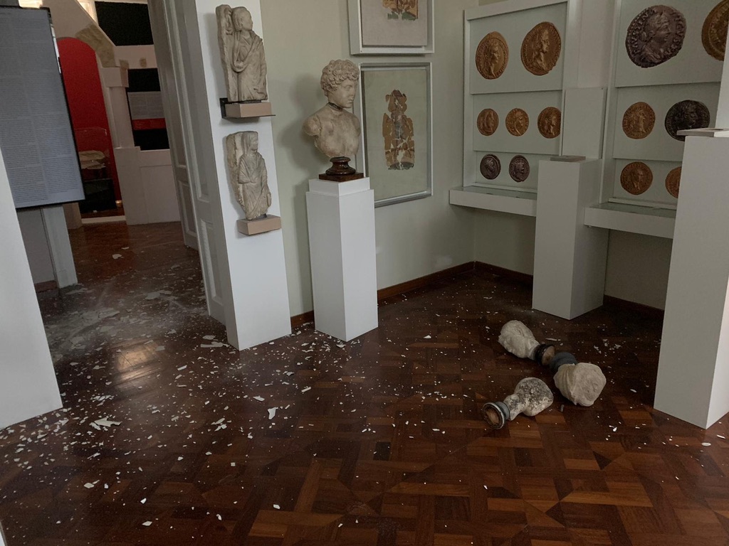 Arheološki muzej u Zagrebu pretrpio oštećenja zgrade i teža oštećenja stalnog postava