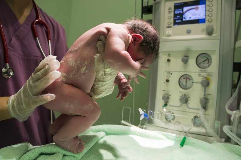 U Hrvatskoj rođena prva beba s koronavirusom