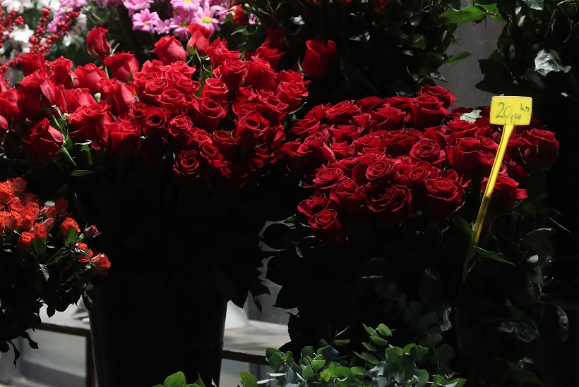Zagreb: Bogata Ponuda Cvijeća Na Cvjetnom Trgu Uoči Valentinova