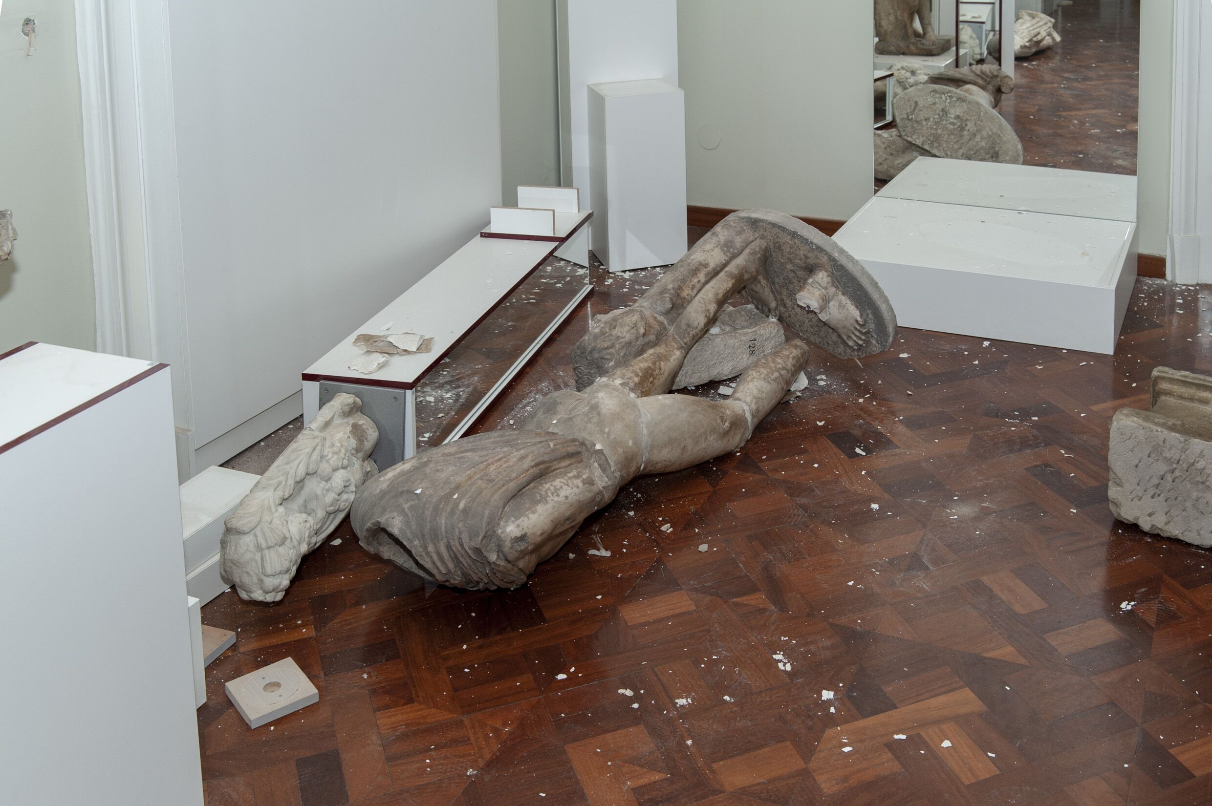 AMZ: Tijekom potresa stradala mramorna skulptura nagog mladića