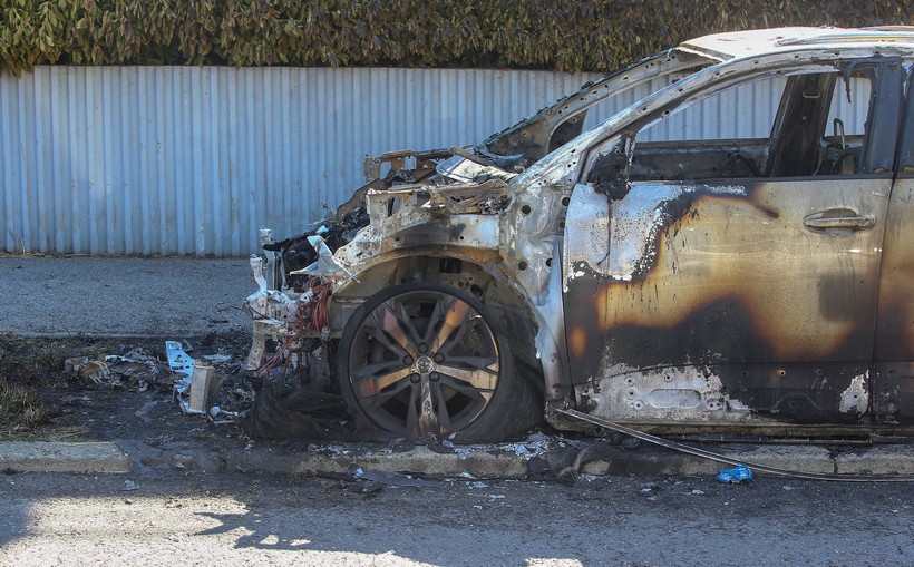 Zapalio se automobil; vatrogasci zaustavili požar