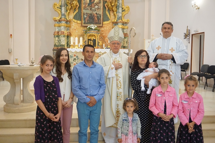 Kršteno peto dijete u obitelji Petras