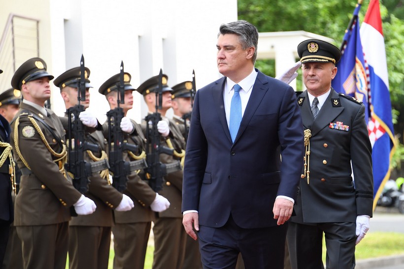 Milanović na prijemu u MORH-u: Ministarstvo i vojska imaju svu potporu u opremanju