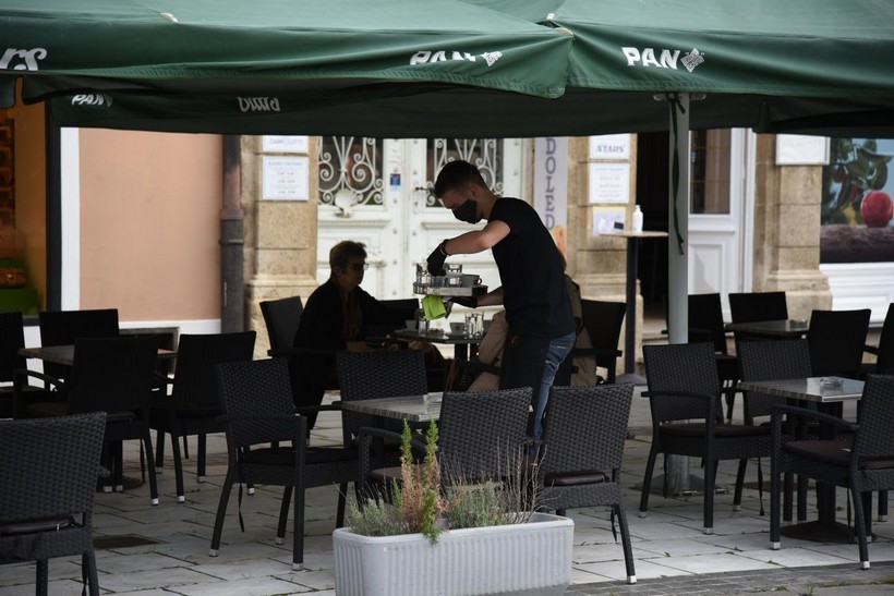 terase kafić kava koprivnica konobar ugostiteljstvo (3)