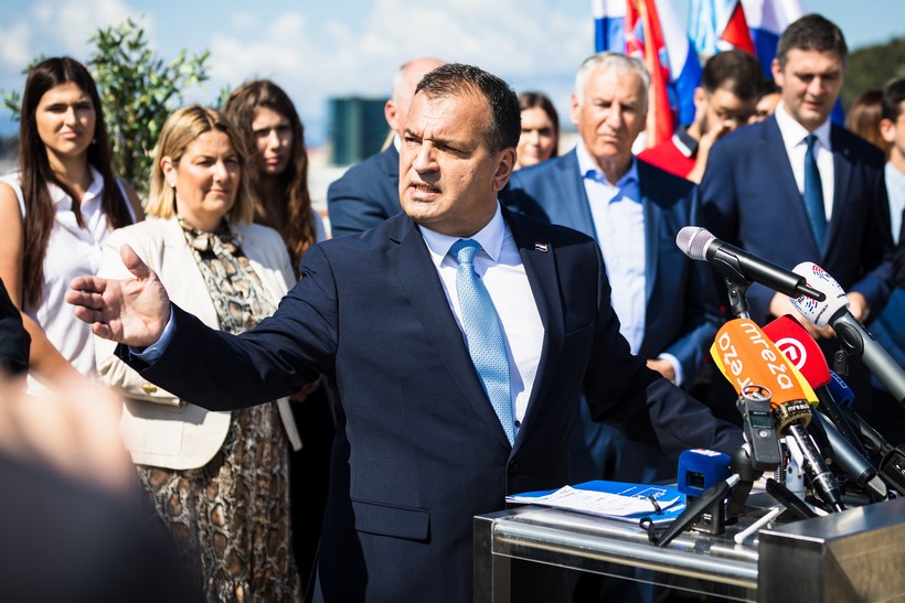 Ministar Beroš smiruje situaciju: ‘Nema novog žarišta koronavirusa u Hrvatskoj, niti panike’