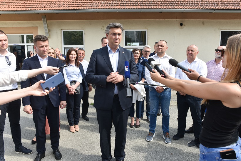 Andrej Plenković posjetio Zabok gdje se družio sa stranačkim kolegama