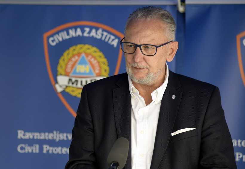 Božinović: ‘Produžili smo mjere zabrane prelaska granice prema trećim zemljama’