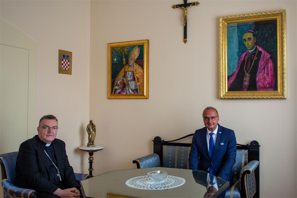 Kardinal Bozanić primio ministra Grlića Radmana i franjevačkog provincijala Krištu