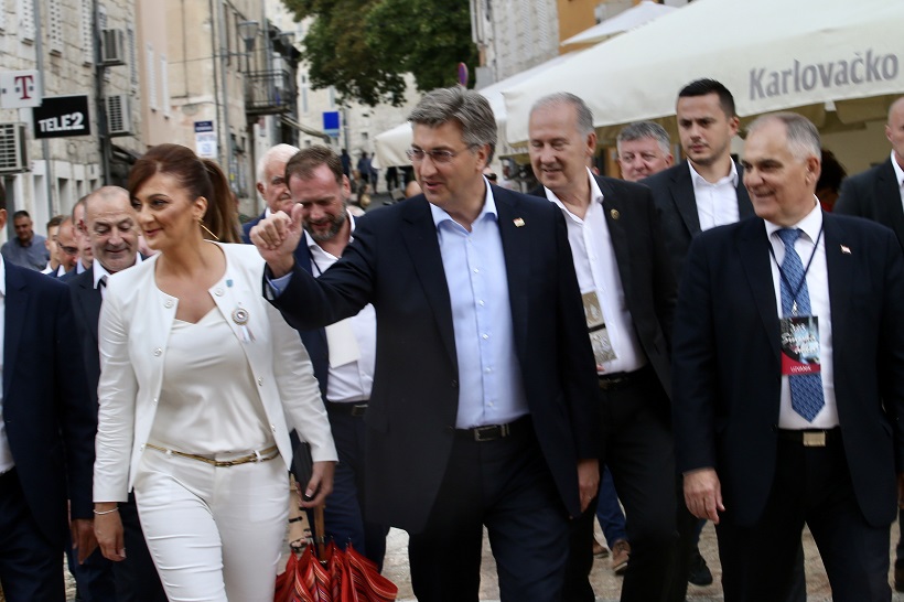 Premijer Andrej Plenkovic sa suradnicima stigao je u Sinj