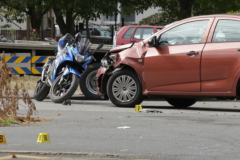 U teškoj prometnoj nesreći poginuo 17-godišnji motociklist