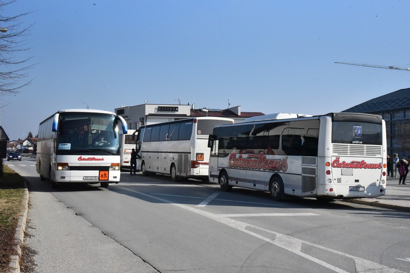 Grad Sveti Ivan Zelina subvencionira troškove autobusnog prijevoza redovitih učenika srednjih škola