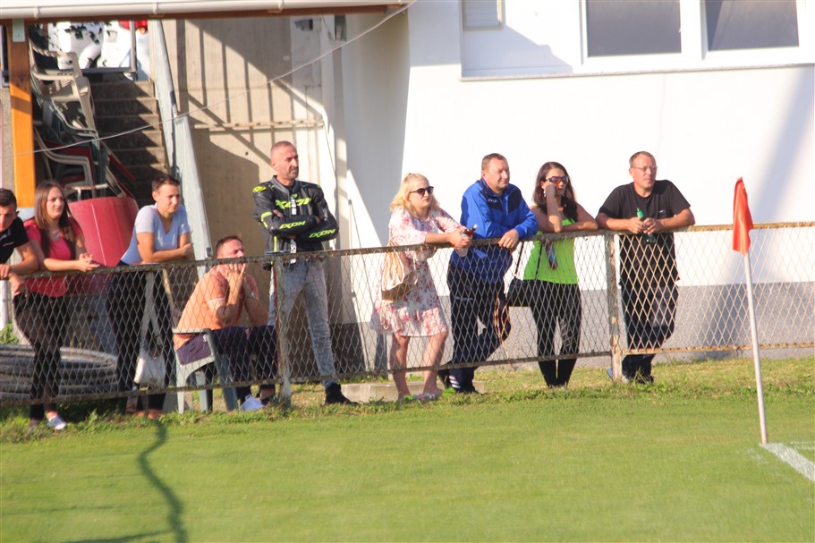 nogomet tomislav radnik viktorija 12