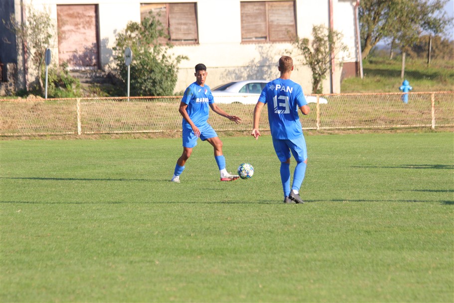 nogomet tomislav radnik viktorija 20