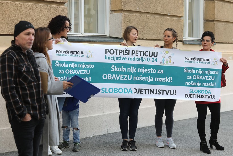 Zagreb: Inicijativa roditelja prikuplja potpise za peticiju protiv obveznog nošenja maski u školama