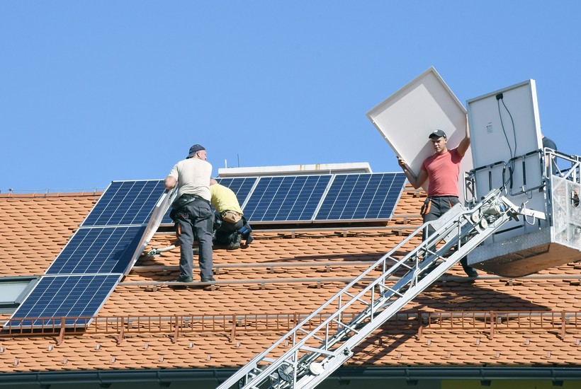 Sisak: Postavljanje solarnih panela na krovište Doma zdravlja