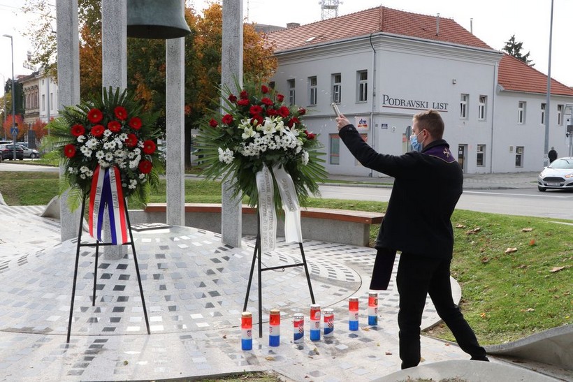 Polaganje_vijenaca_Spomenik_slobode_14