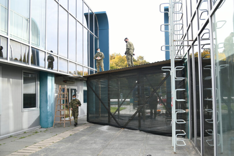 Vojska sagradila natkriveni prolaz između objekata u KB Dubrava