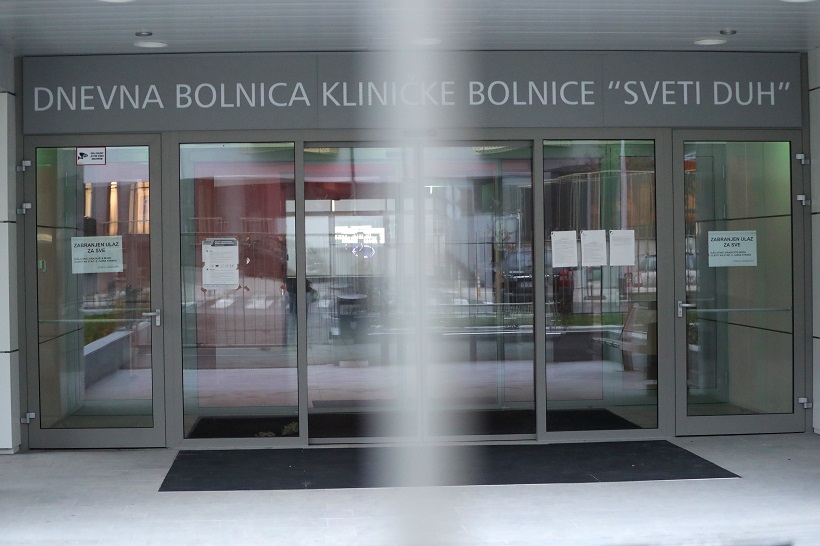 Zagreb: Glavni ulaz u Dnevnu bolnicu KB Sveti Duh i podzemna garaža još uvijek nisu u funkciji