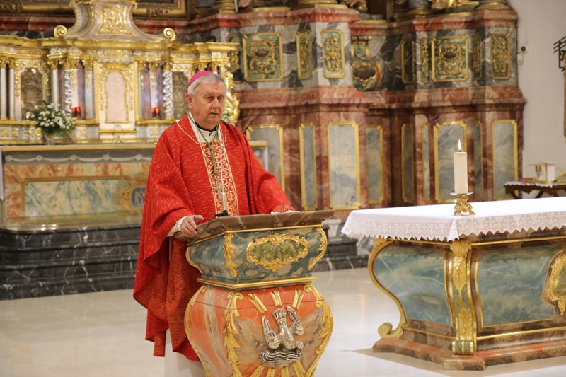 Biskup u miru Josip Mrzljak proslavio 51. obljetnicu svoje mlade mise