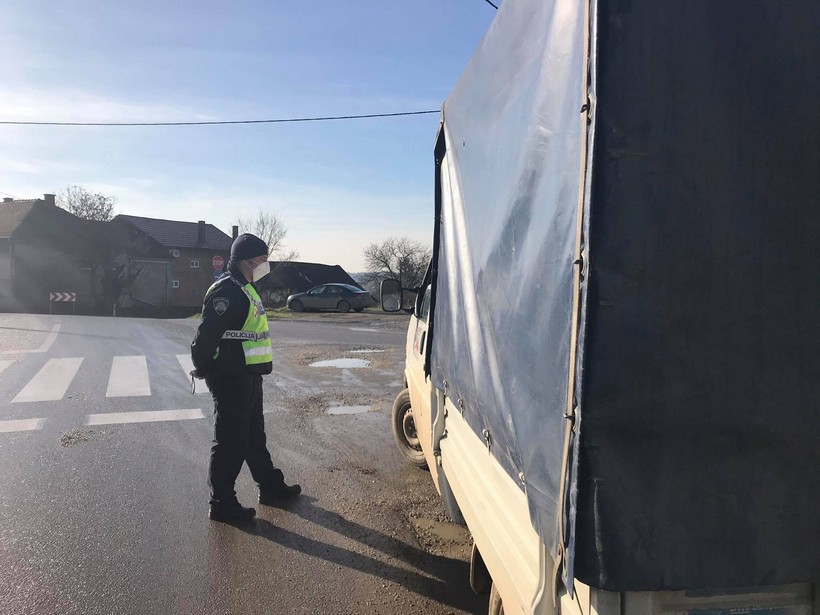 kontrolna točka policija propusnice (3)