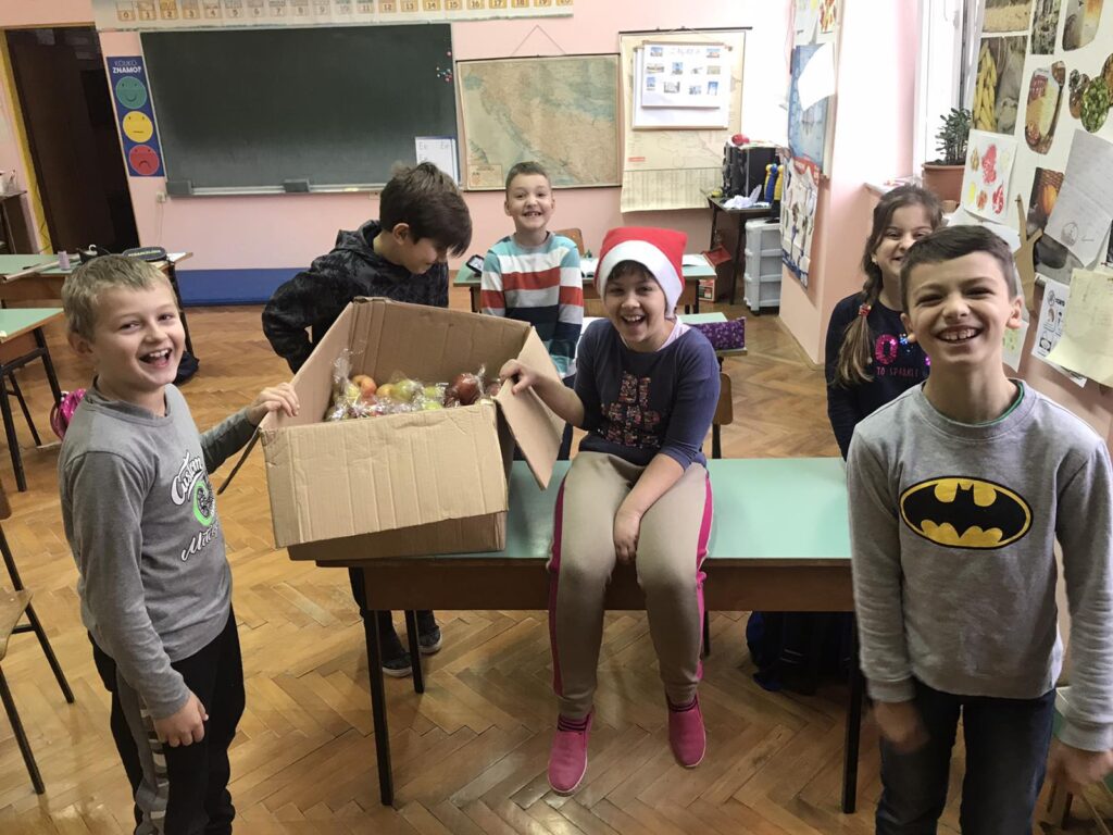 ucenici donirali medicinske djelatnike3