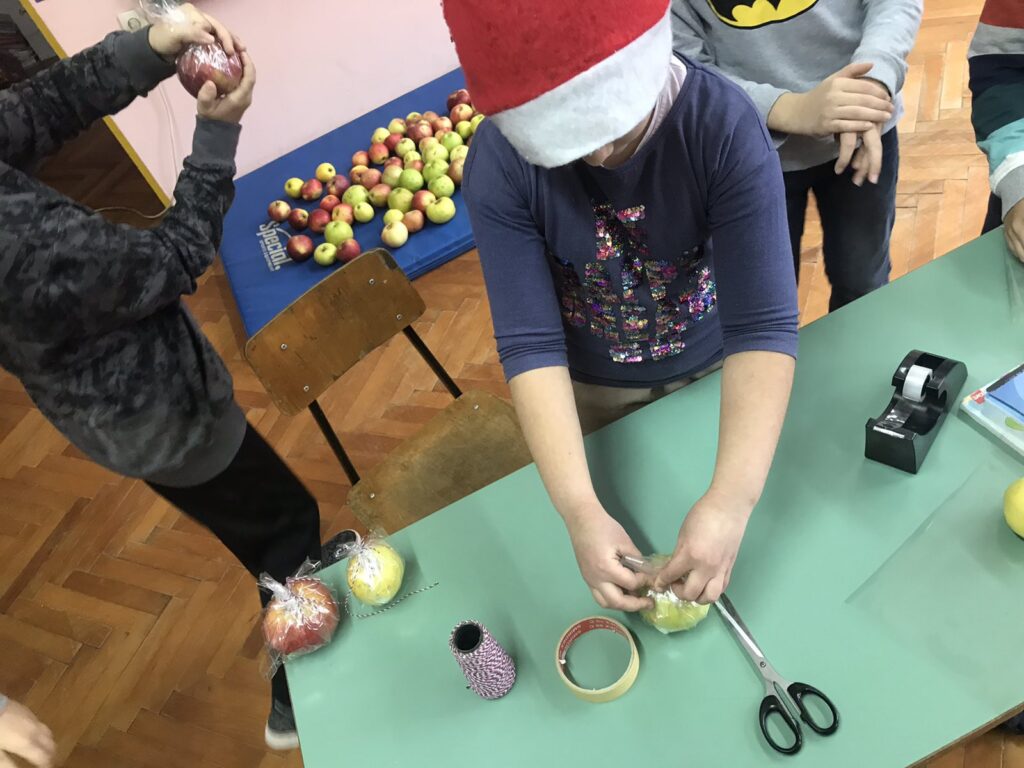 ucenici donirali medicinske djelatnike7