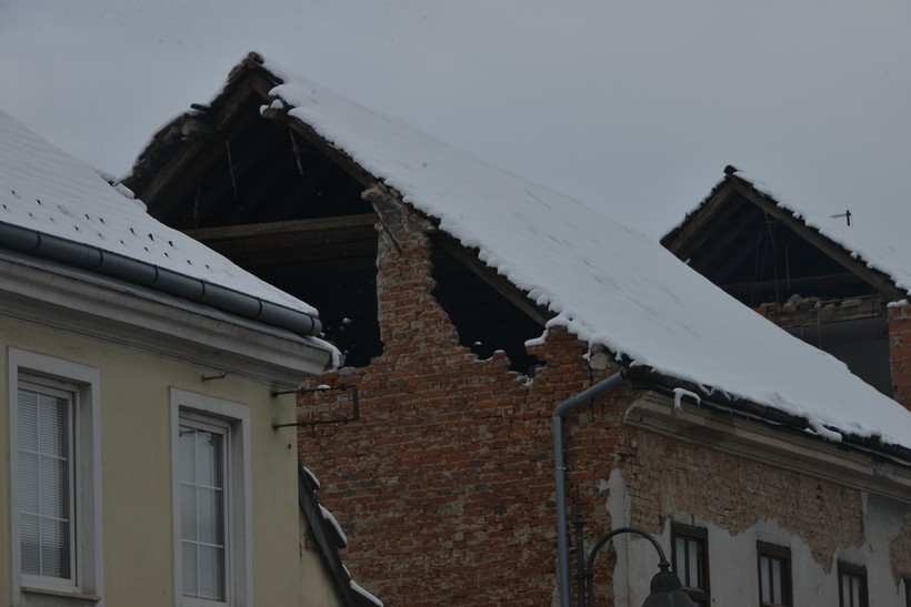 Sisak: U Županiji prijavljeno 35.000 oštećenih stambenih objekata, pregledano 19.000