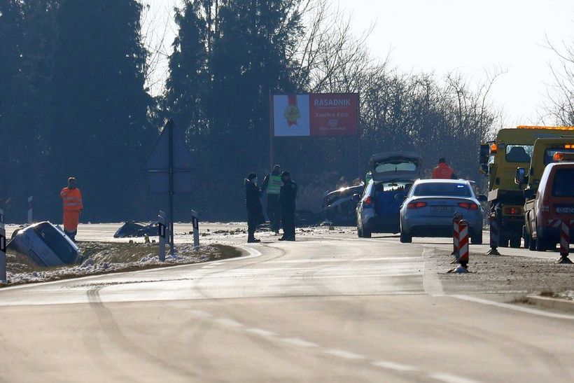 Osijek: Jedna osoba poginula u sudaru dvaju automobila na južnoj osječkoj obilaznici