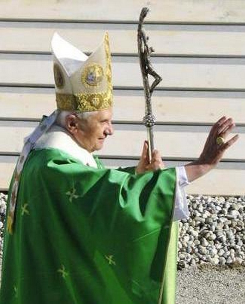 Benedikt XVI. izrazio molitvenu blizinu stradaloj Crkvi i vjernicima u Hrvatskoj