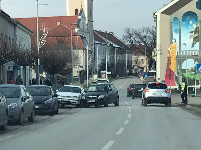Sudar u središtu Križevaca, policija regulira promet