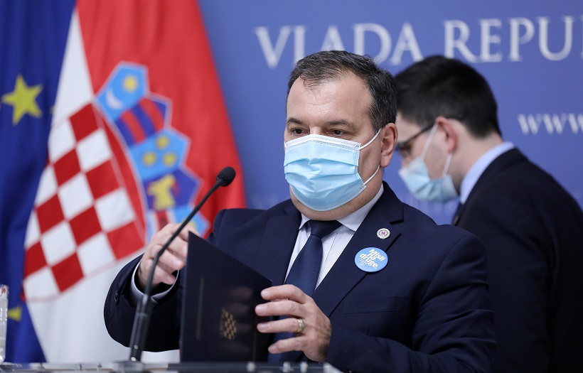 Zagreb: Ministar Vili Beroš dao izjavu za medije