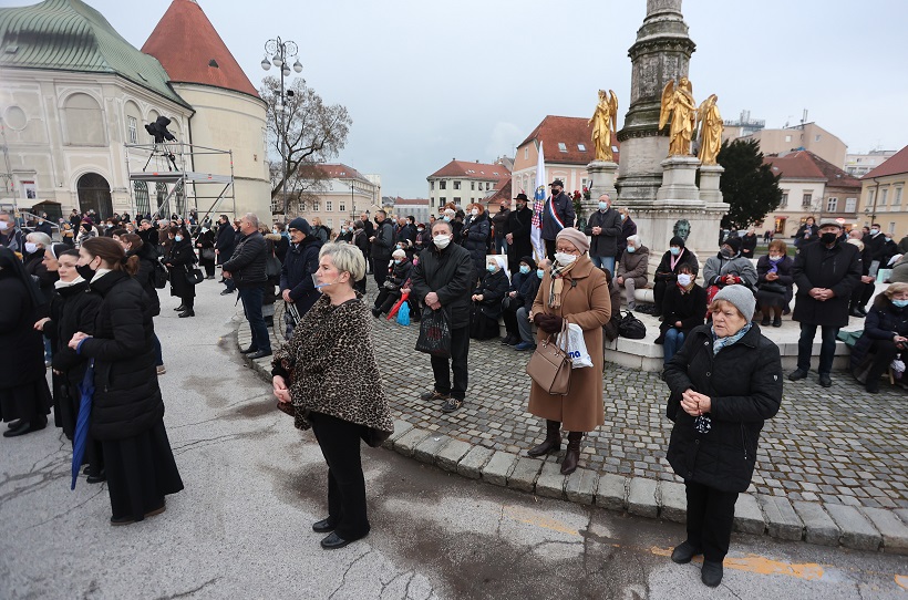 Zagreb: Josip Bozanić predvodio misno slavlje pred katedralom povodom obljetnice smrti Stepinca