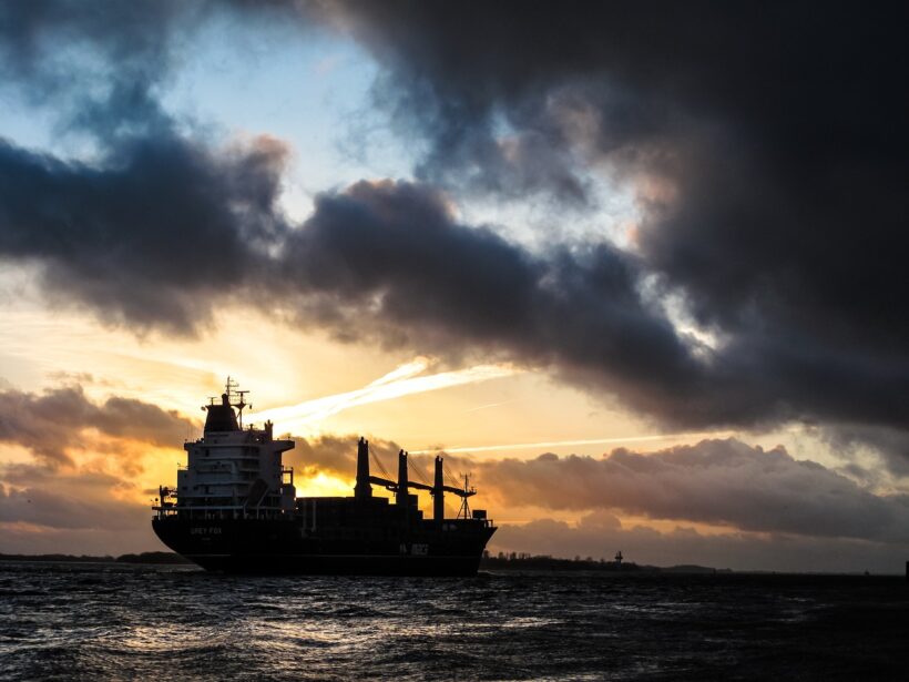 UN prekrcao naftu s oštećenog tankera u vodama Jemena u Crvenom moru