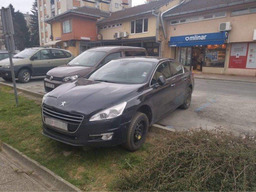 peugeot križevci parking (1)