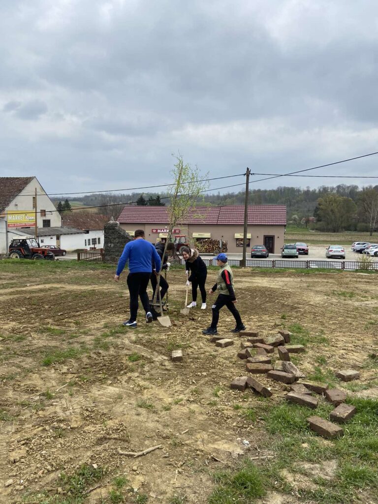 IMG-411dfc7a506e19ae06d9eeef00bd34e4-V