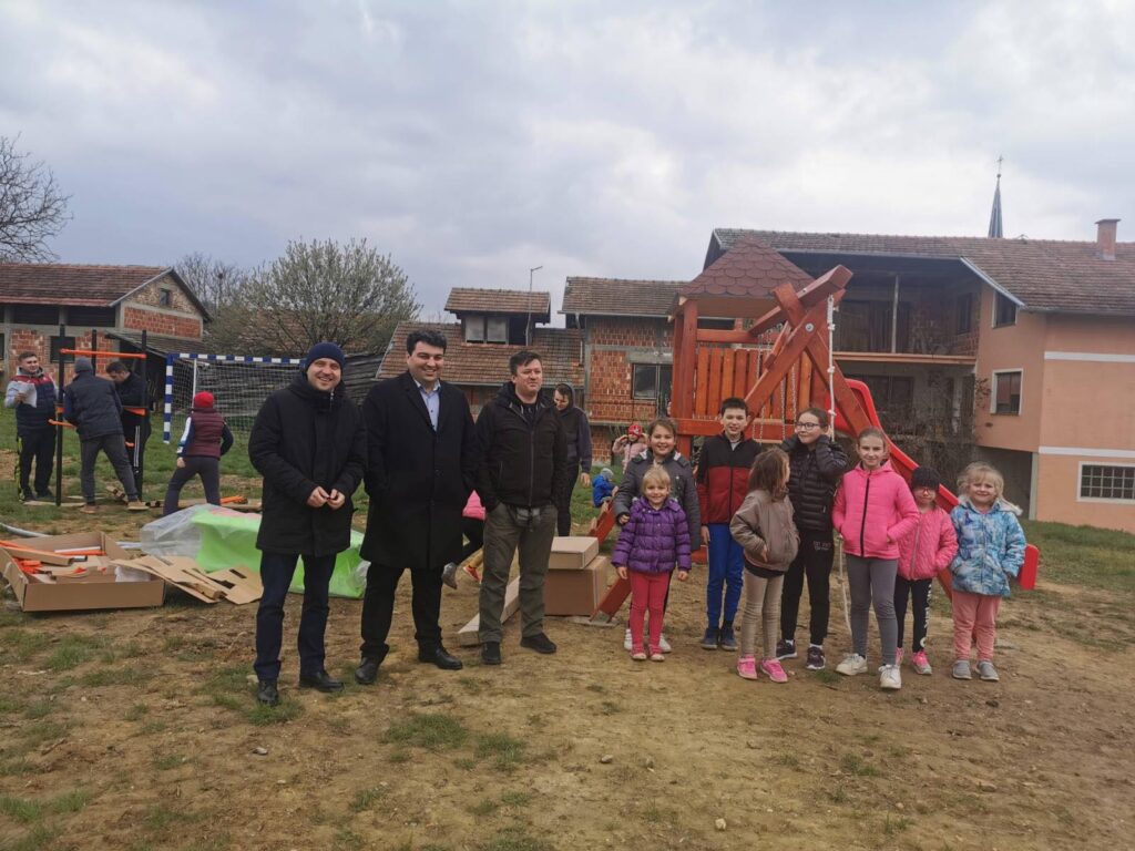 IMG-fcc1815faa3bee260ce62040a83460a8-V