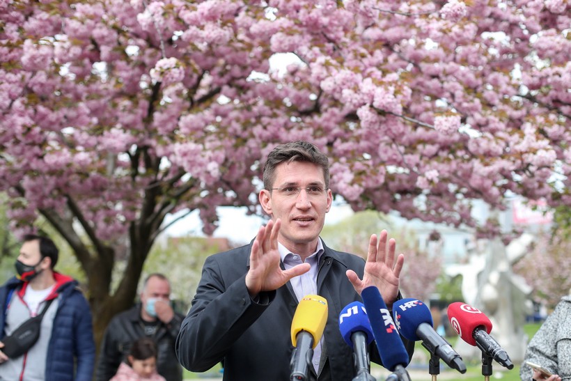 Kandidat za zagrebačkog gradonačelnika Zvonimir Troskot dao izjavu za medije