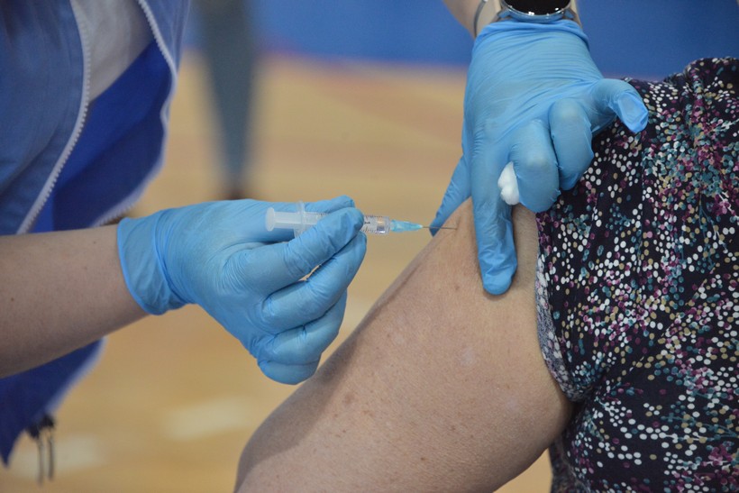 Cijepljenje znatno manje rizično od zaraze koronavirusom i njezinih posljedica