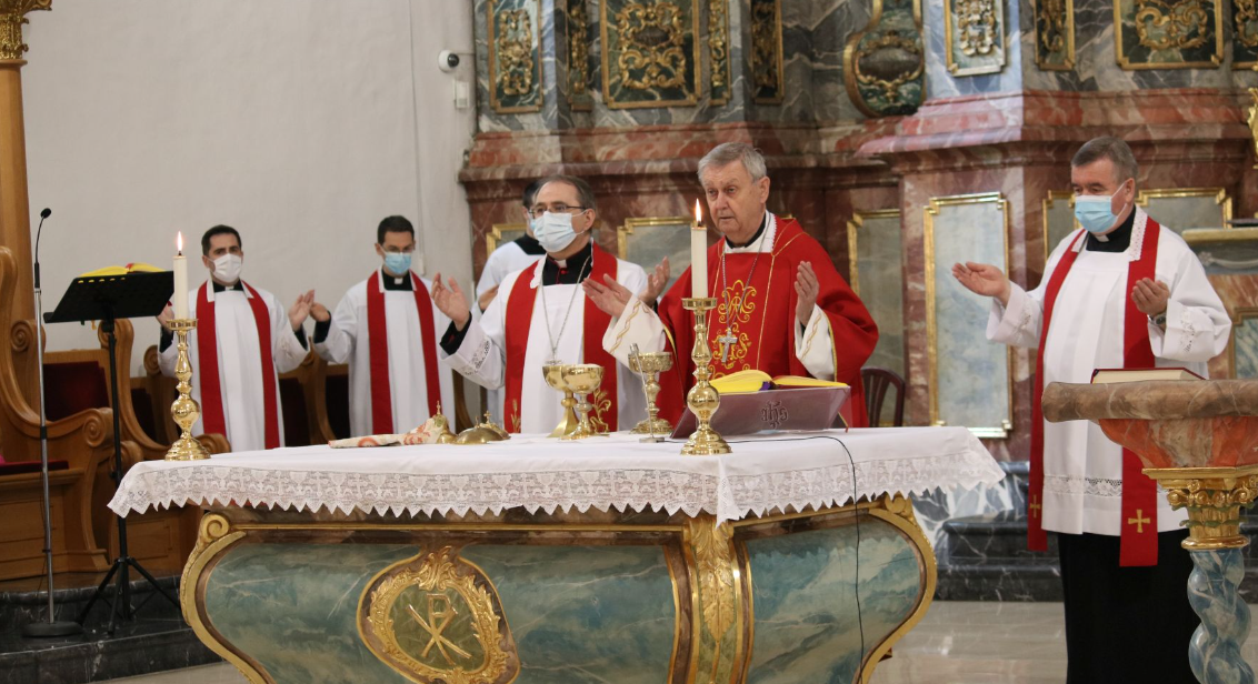 Obredi Muke Gospodnje u varaždinskoj katedrali: “Kristov križ je ključ koji otključava nebo”