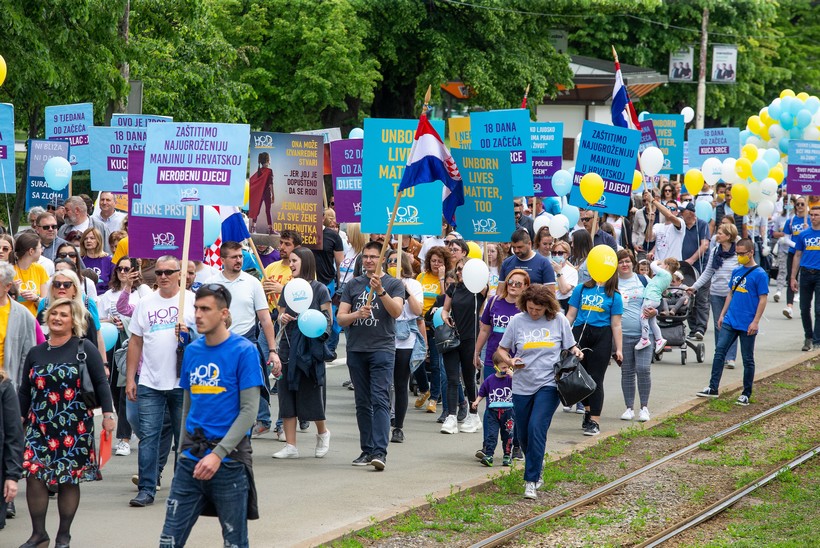 🎦 U Osijeku održan 2. Hod za život; okupio brojne podupiratelje inicijative