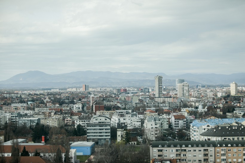 Pogled na Zagreb tijekom tmurnog dana
