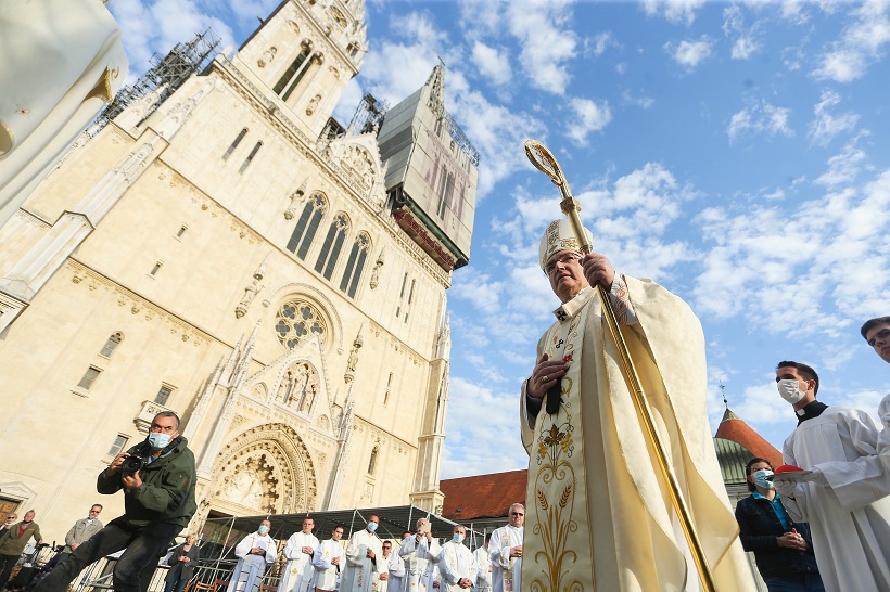 Svečana misa povodom dana Grada  Zagreba ispred katedrale