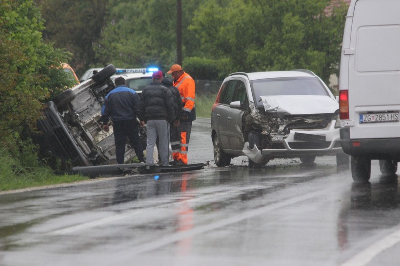 Teška prometna nesreća kod Žabna; promet usporen